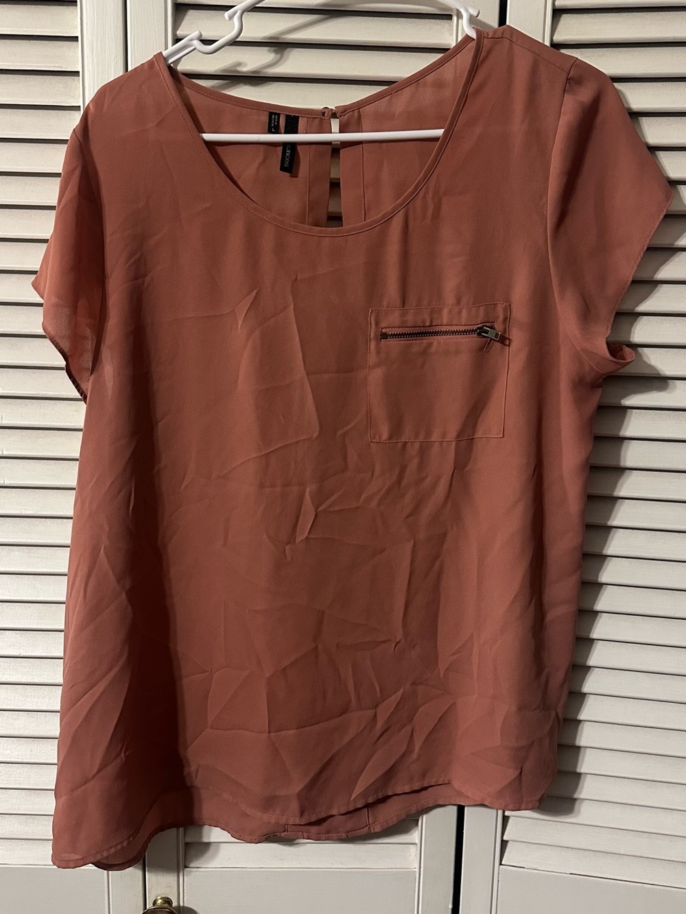 Maurices Rose Mauve Short-Sleeve Blouse with Zip Pocket